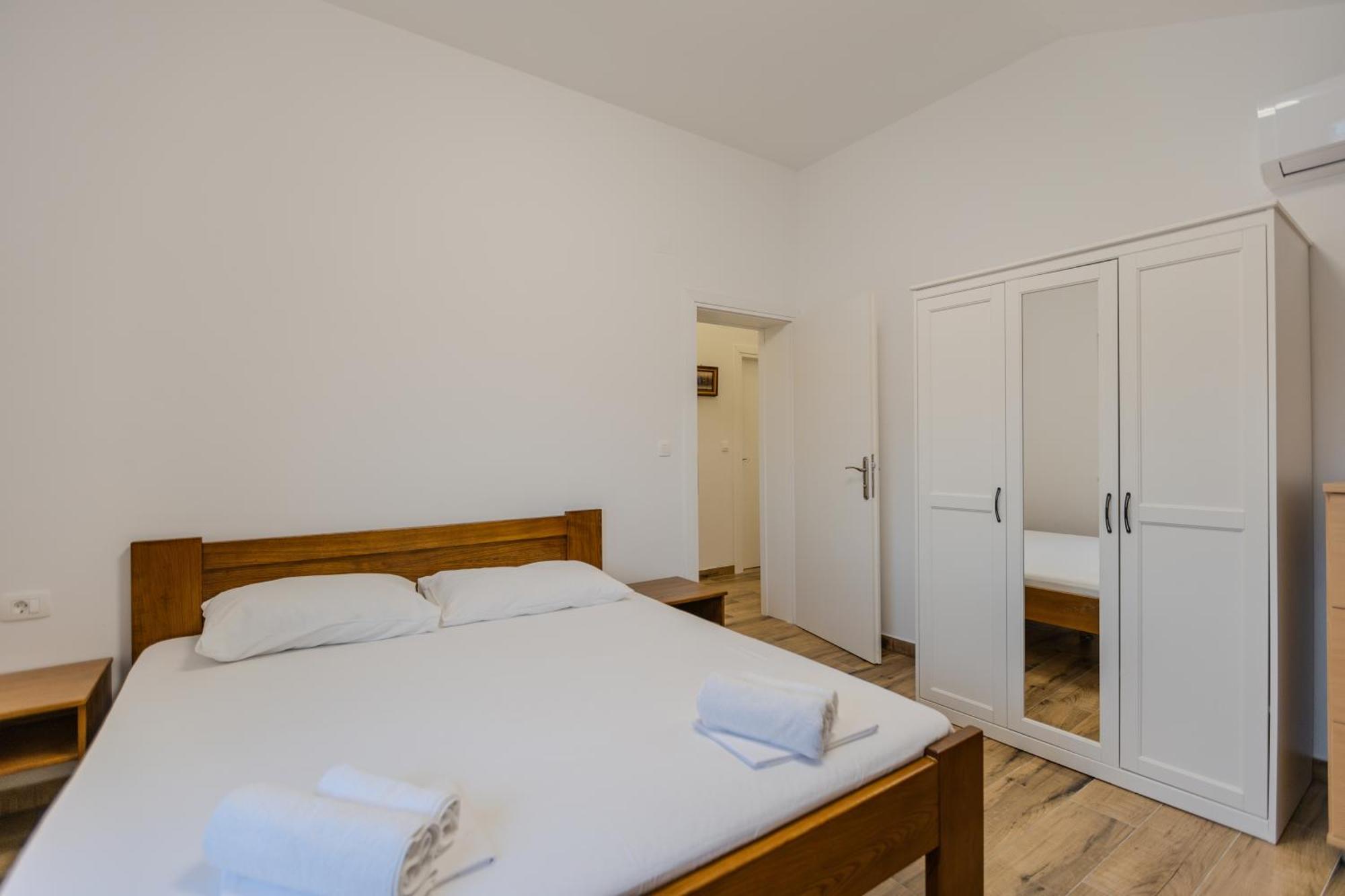 Apartments Lorena Privlaka  Bagian luar foto