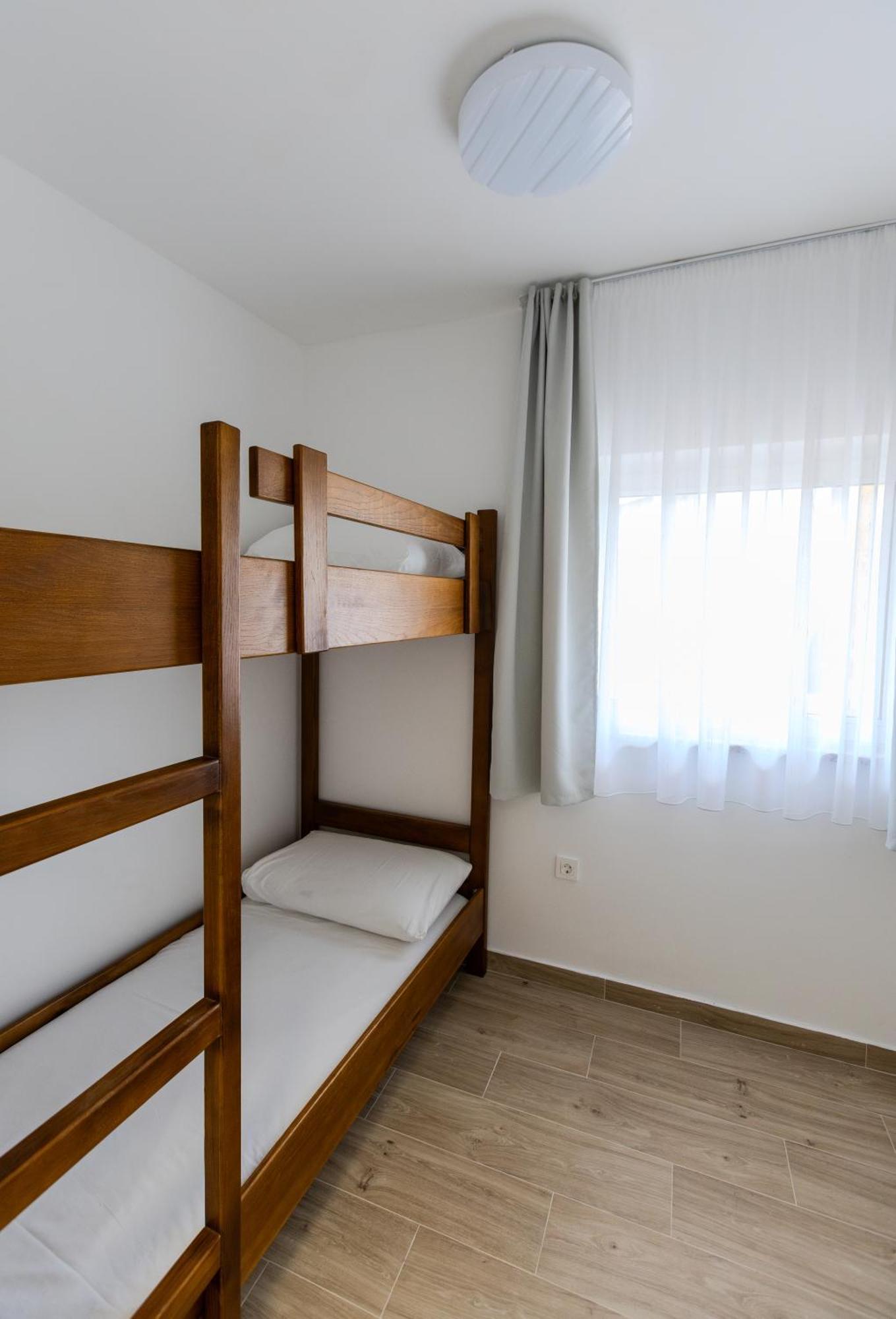 Apartments Lorena Privlaka  Bagian luar foto